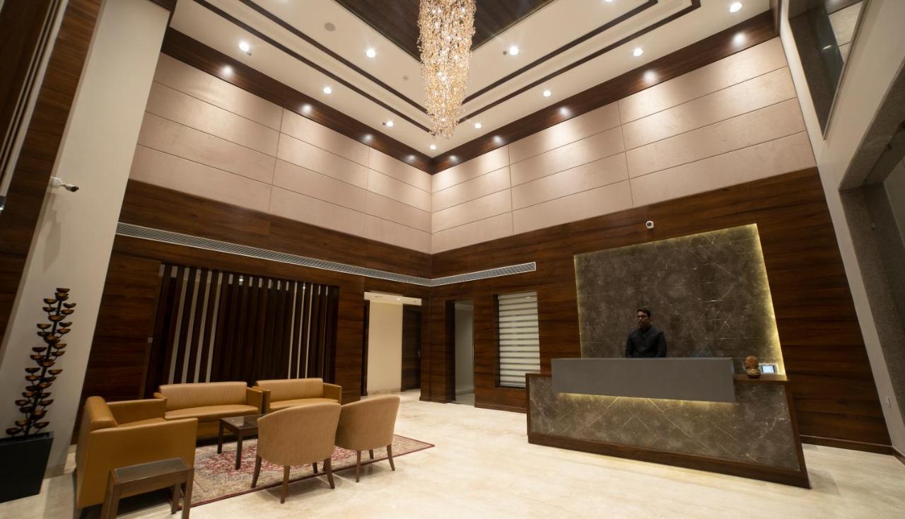 Hotel Rajhans Abhinandan Bhopal Exterior foto