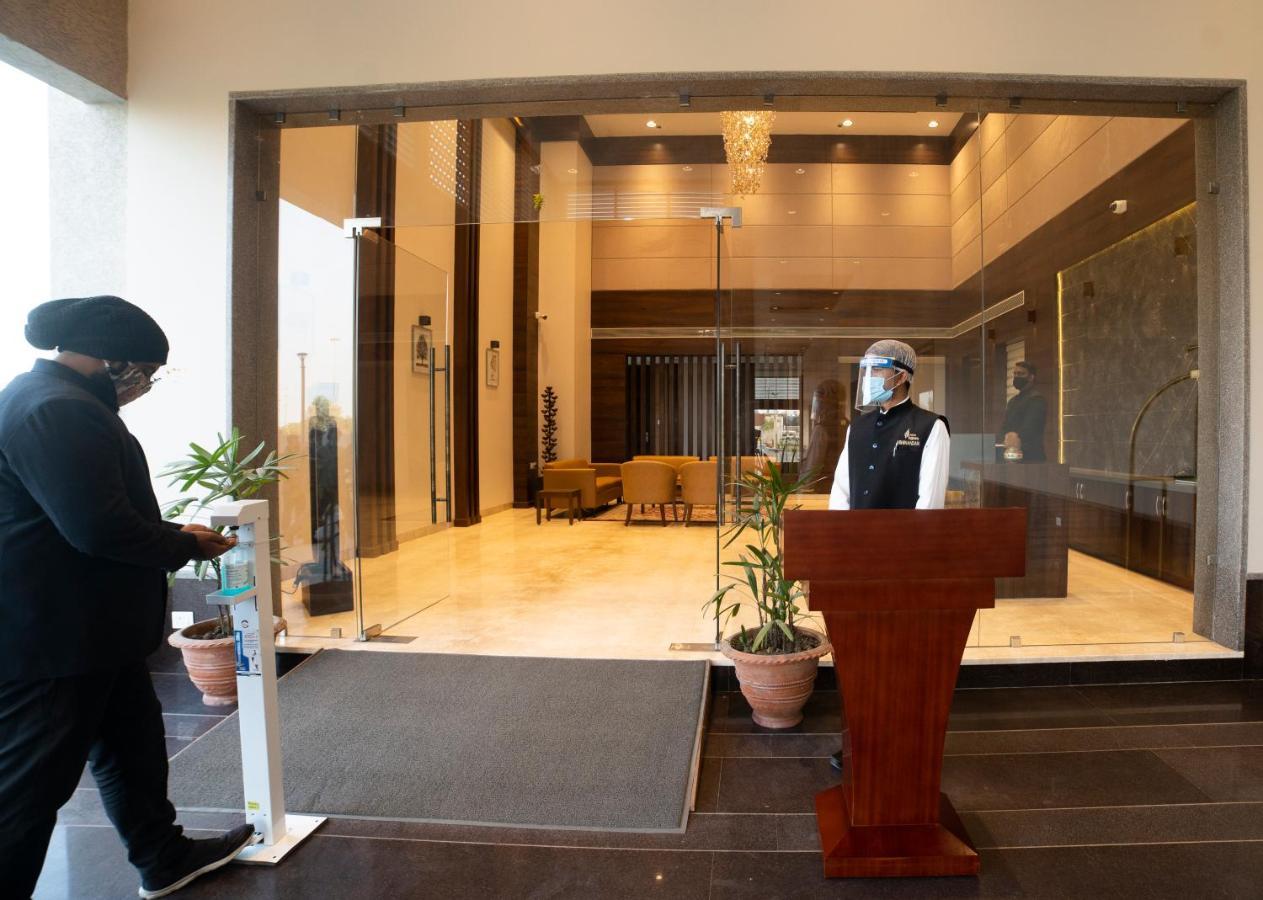 Hotel Rajhans Abhinandan Bhopal Exterior foto